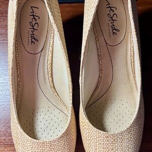 LifeStrude Kitten Heels